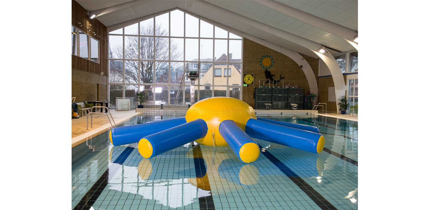 Svømmehallen i Strib