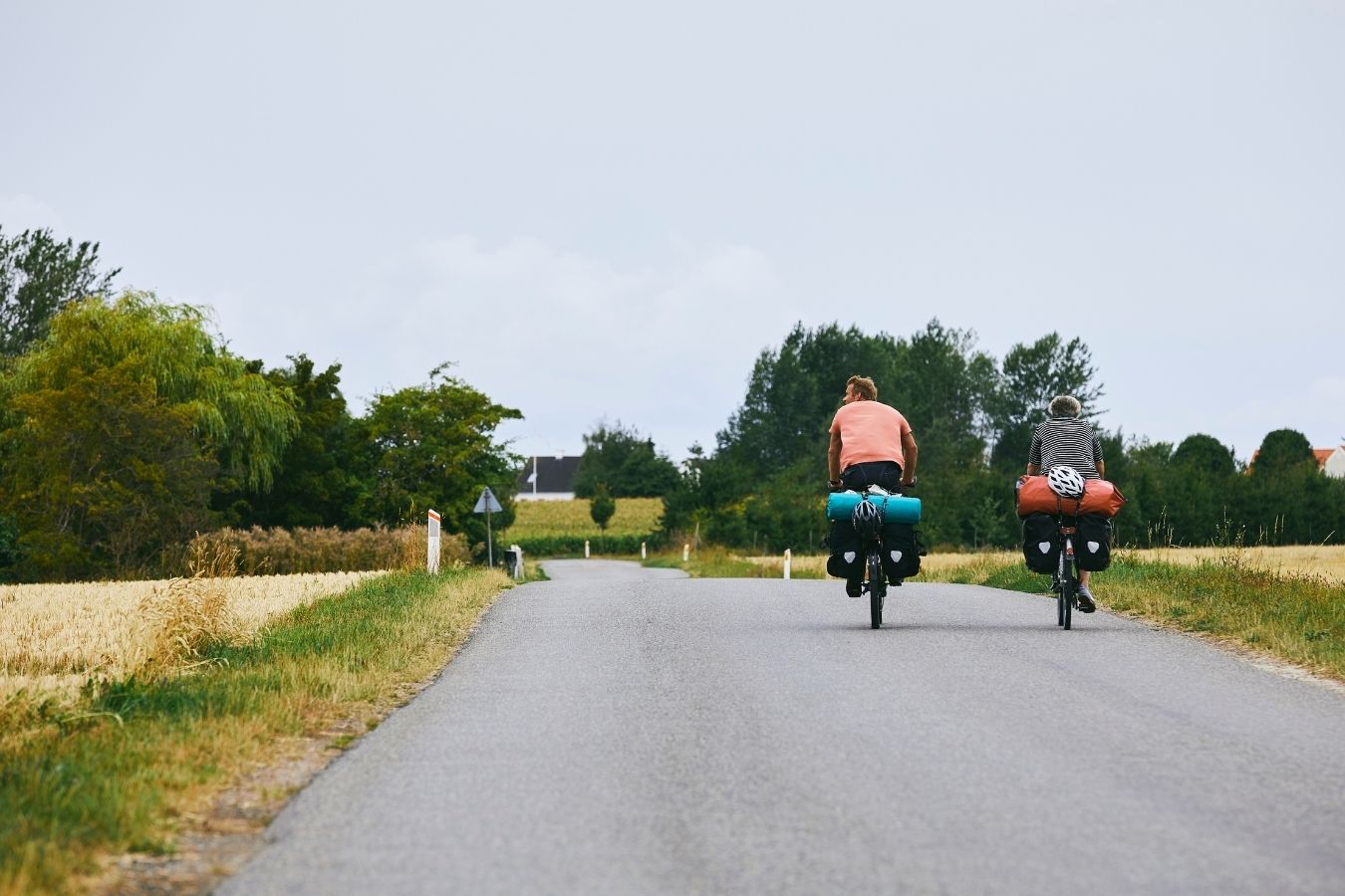 Par på landevejscykling i Middelfart