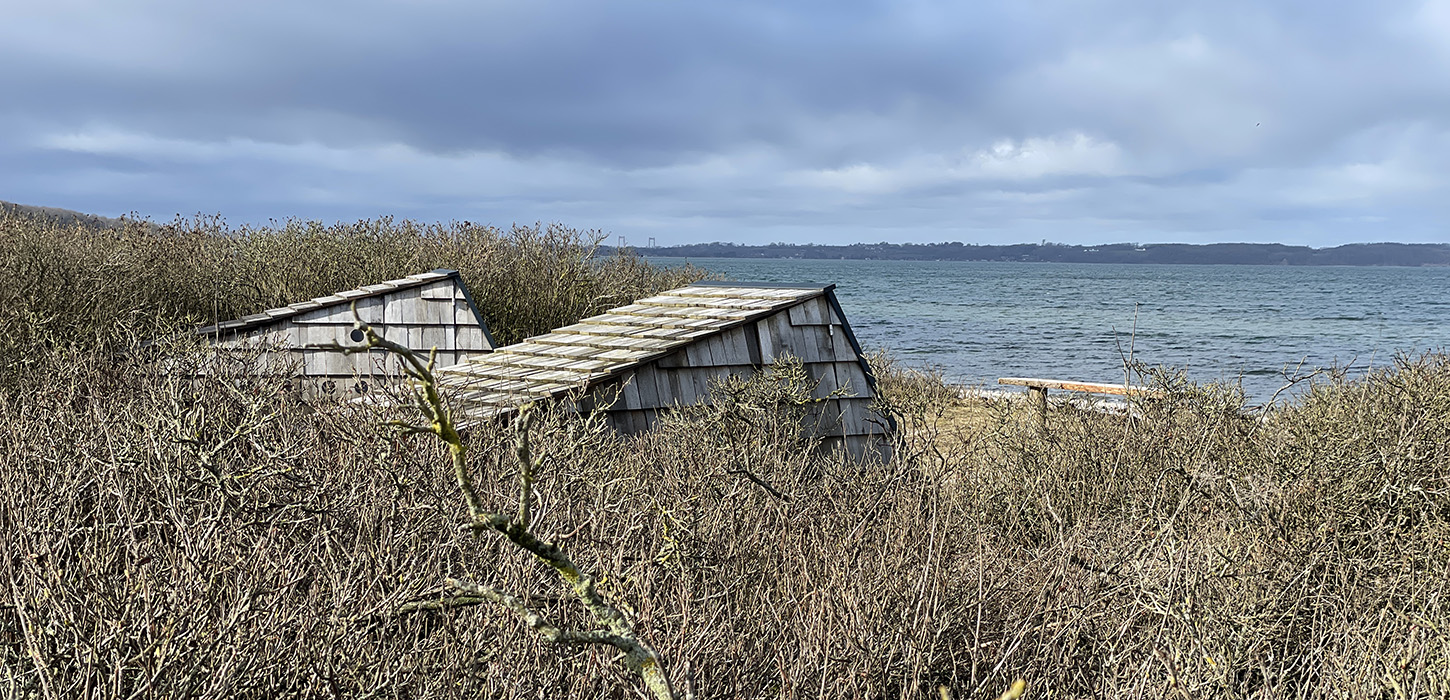 Fantastisk beliggenhed lige ned til vandet