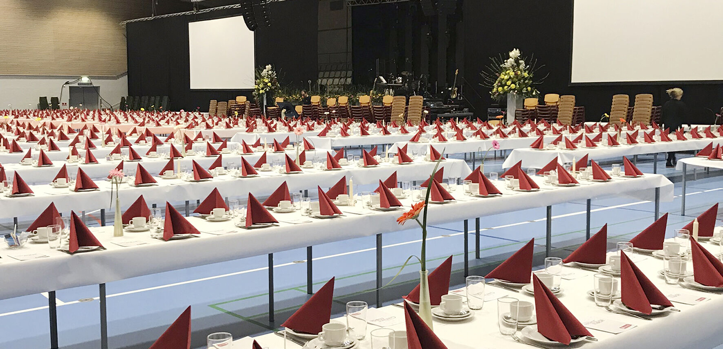 Opdækning til større events i Middelfart Sparekasse Hallerne