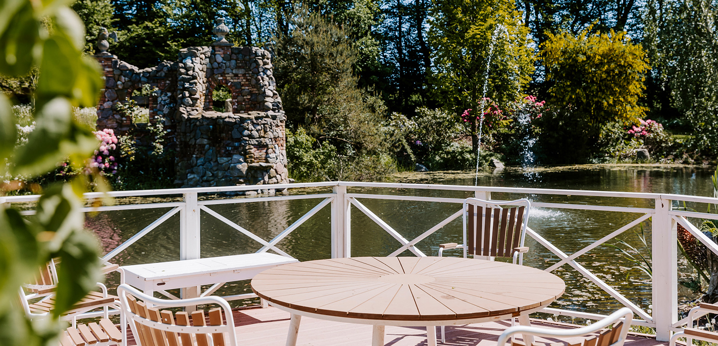 Humlemagasinet - Søen i haven - Harndrup- Middelfart